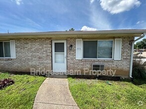 Building Photo - 4570 Waynedale Cir