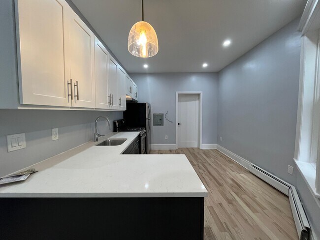 Building Photo - 95 Bostwick Ave