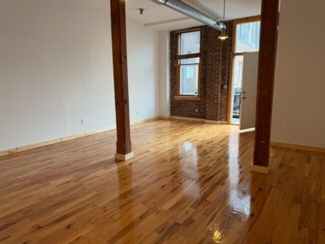 Foto del edificio - 325 Lafayette St