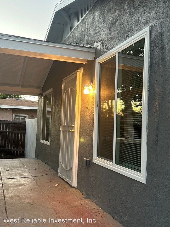 Foto del edificio - 3 br, 2 bath House - 764 West 10Th Street