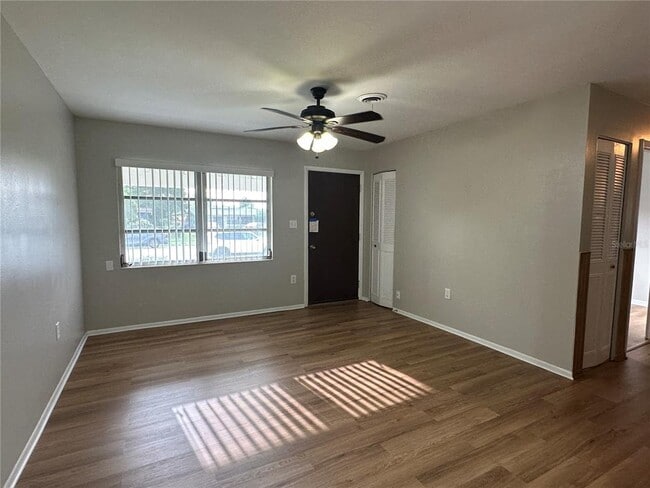 Building Photo - 1014 Park Manor Dr