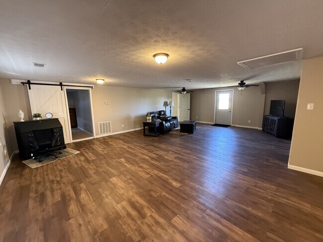 Foto del edificio - 11324 Rineyville Rd