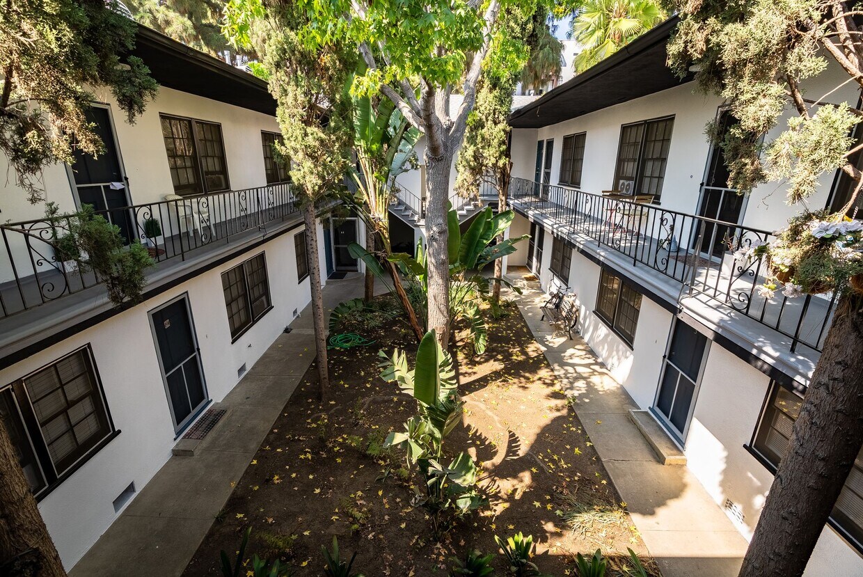 Foto principal - 7056 Lanewood Ave