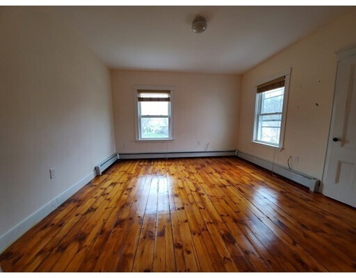 Building Photo - 951 Amesbury Rd