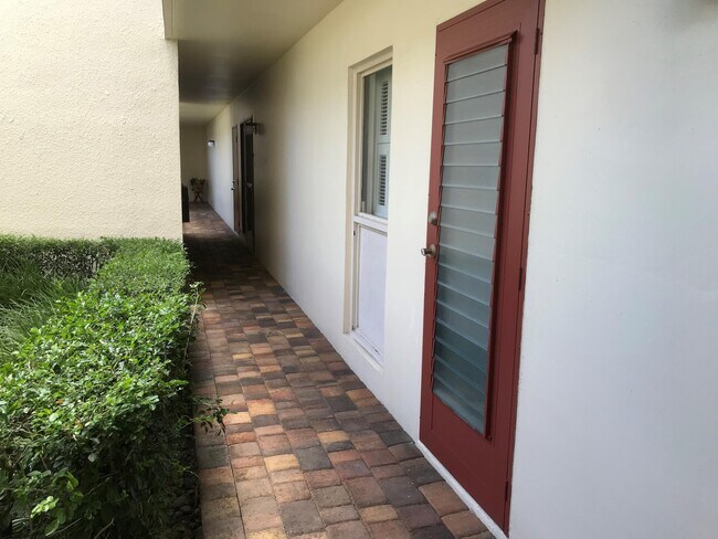 Foto del edificio - 1723 Consulate Pl