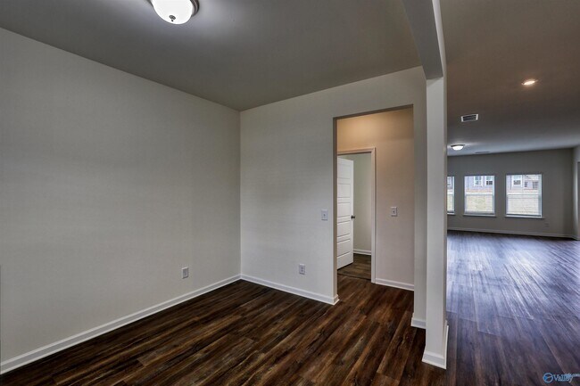 Foto del edificio - 115 Lincoln Gray Cir