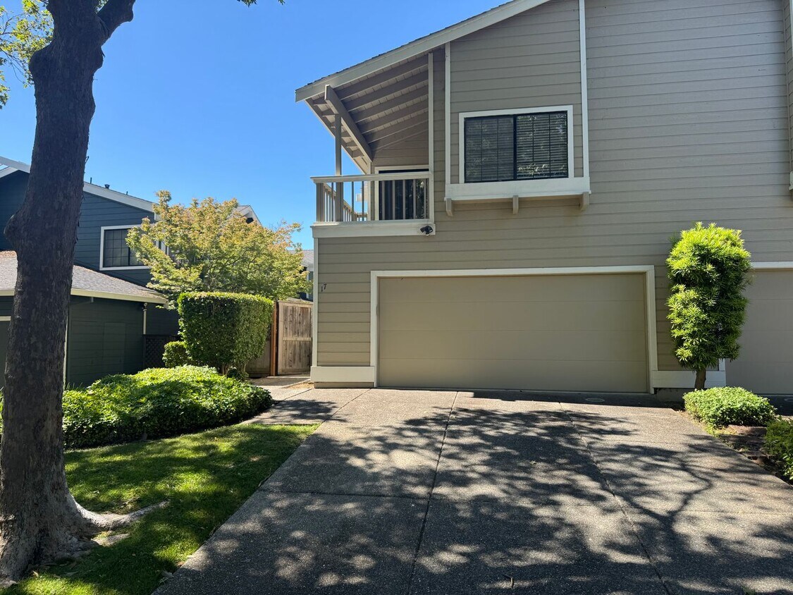 Foto principal - Charming and Serene 3BD/2.5BA Duet In Desi...