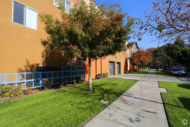 El Centro Loretto Apartments - Apartments in Los Angeles, CA ...