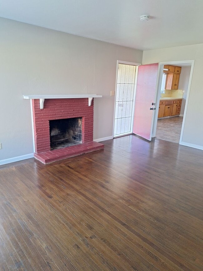 Photo - 128 Baxter Ave Apartment