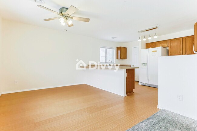 Building Photo - 2134 W Roosevelt Ave