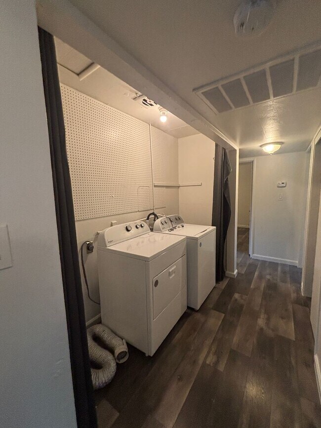 Foto del edificio - East Roseville, Sierra Gardens 3 Bedroom, 2 Bathroom, 2 Car Garage, Oversized Driveway, Culde-sac...