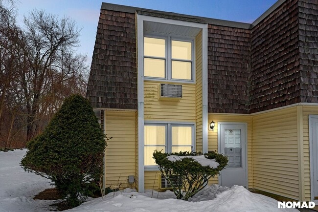 Building Photo - 127 Black Point Rd