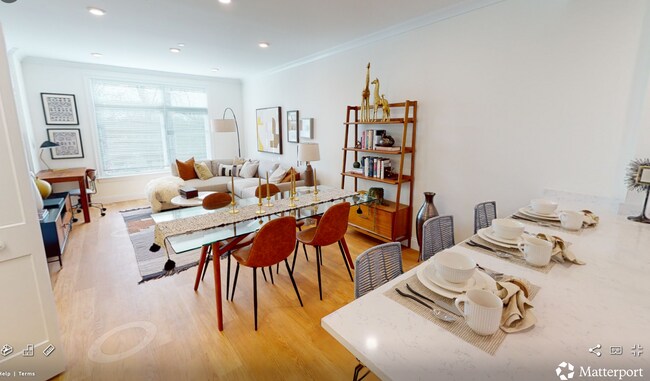 Building Photo - Spacious Brookline 1-Bed with Laundry in Unit