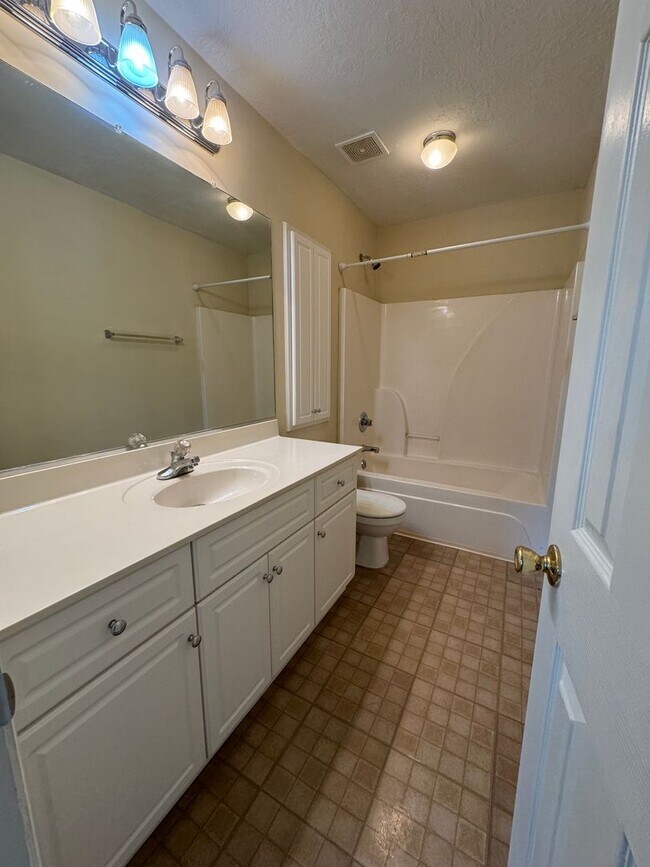 Foto del edificio - 2 bedroom 2 bath townhome in Evans  Availa...