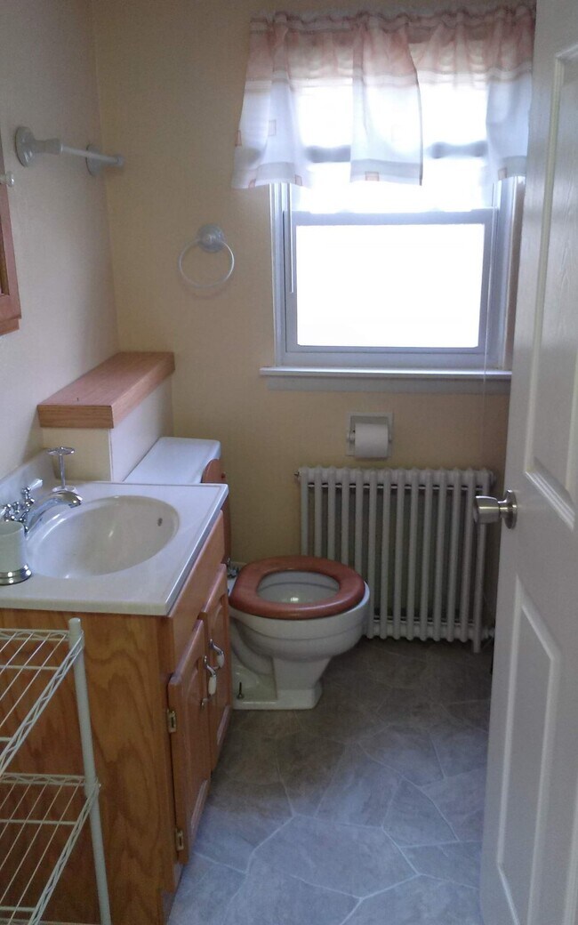 2044 Belton St Unit 2, Johnstown, PA 15904 Apartments in Johnstown