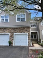 Building Photo - 1304 Dahlia Cir