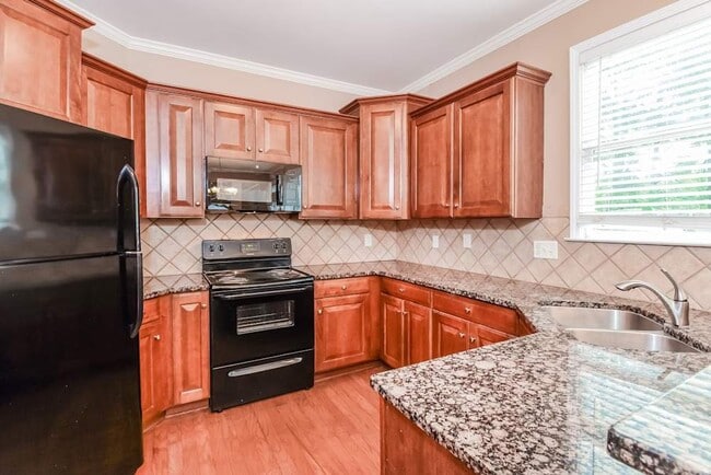Building Photo - 1564 Fredricksberg Dr
