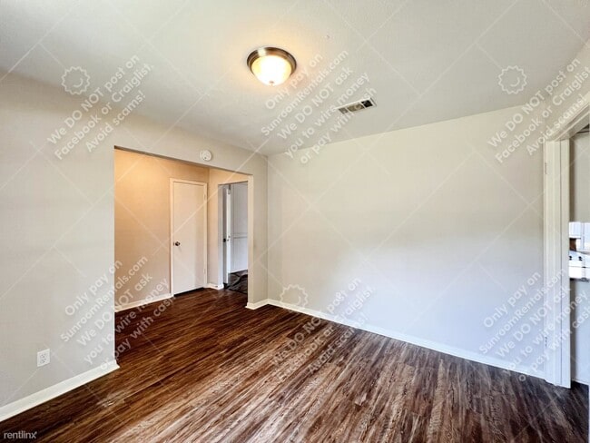 Building Photo - 3 br, 2 bath House - 15707 Lone Tree Dr