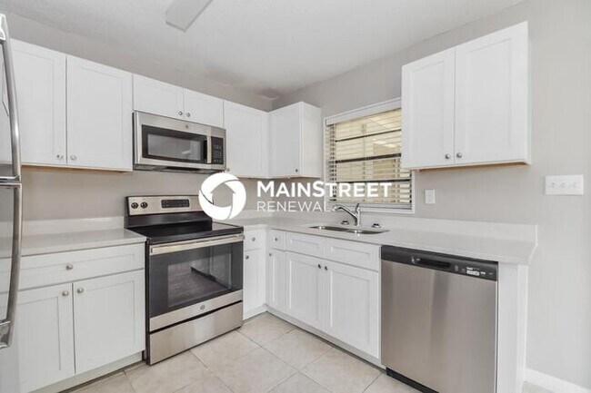 Building Photo - 3 Bedroom Pet-Friendly Home in ORLANDO, FL...