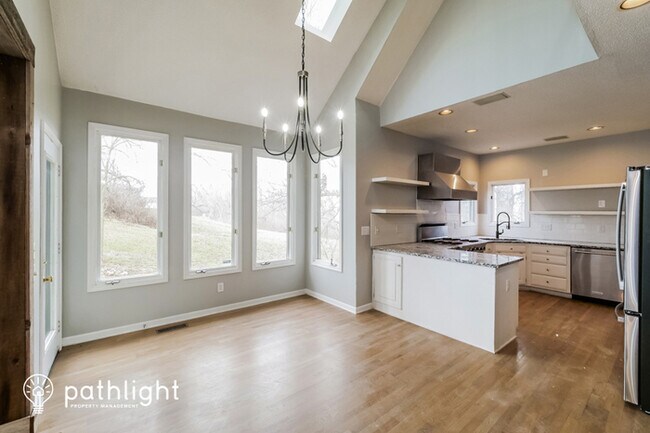 Building Photo - 302 E 123Rd Terrace, Kansas City, MO, 64145