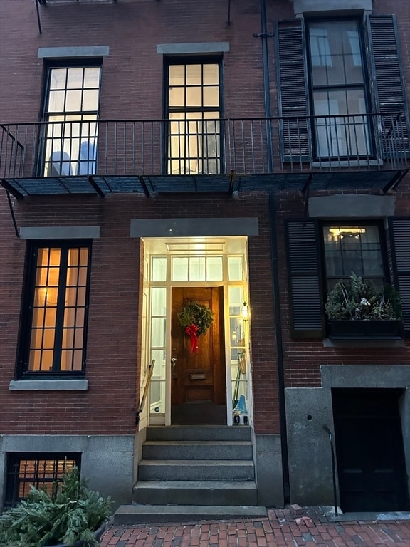 Primary Photo - 36 Temple St