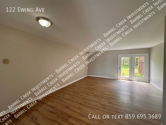 Building Photo - 2-Bed 1.5-Bath Townhome