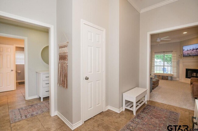 Building Photo - 8424 Stonebridge Way