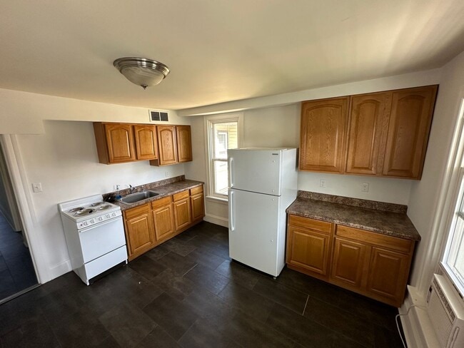 Building Photo - 404 4th St