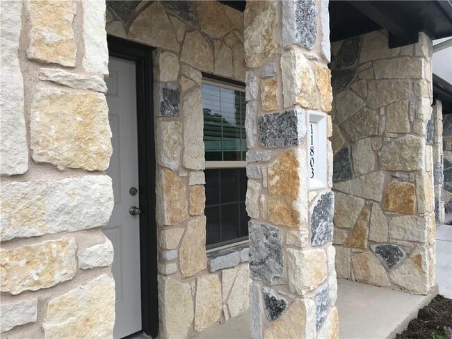 Foto del edificio - 11803 Frenchie Ln