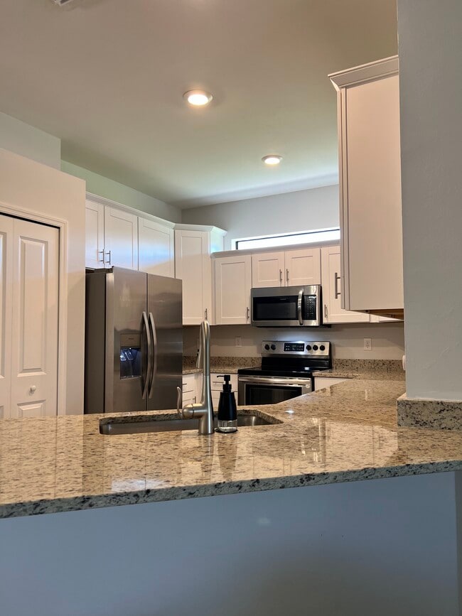Building Photo - 2104 Bonito Way