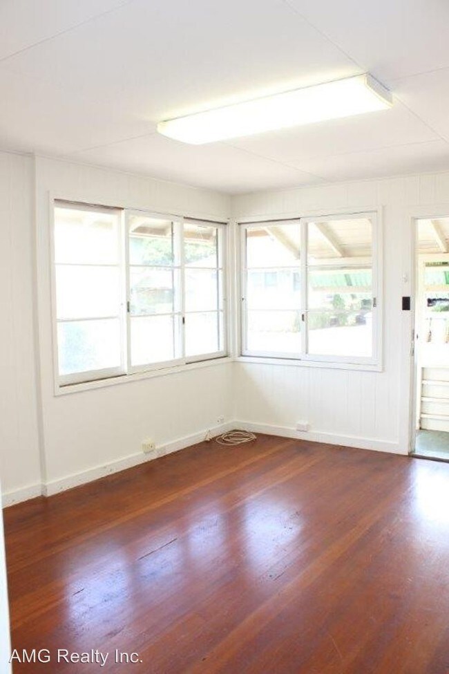 Building Photo - 3 br, 2 bath Apartment - 3217 Mokihana St.