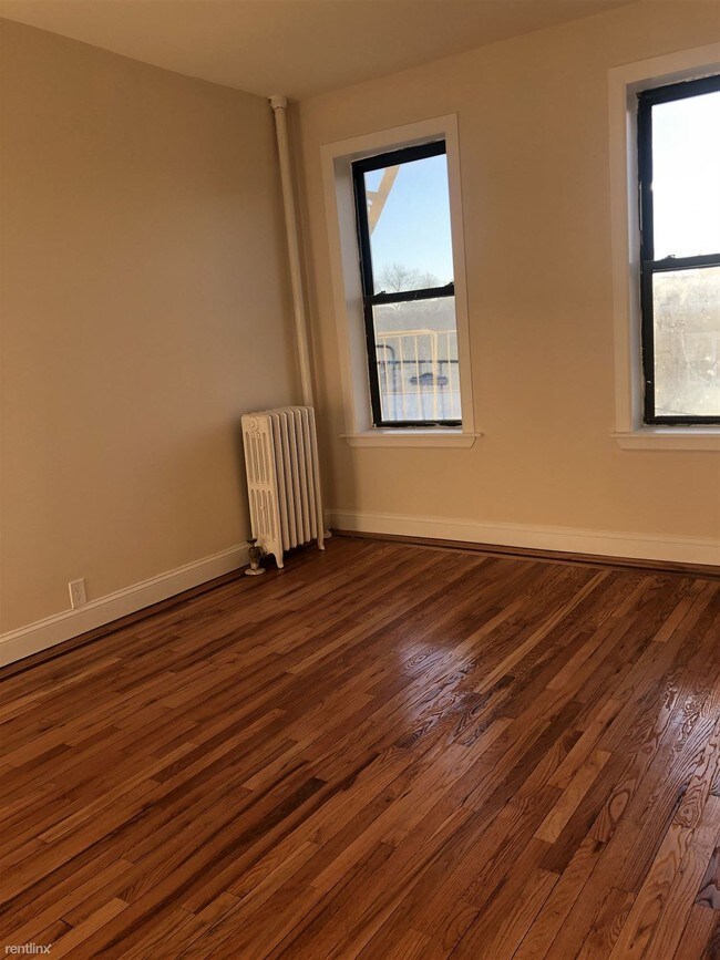 Foto del edificio - 1 br, 1 bath  - 1721 Hobart Ave