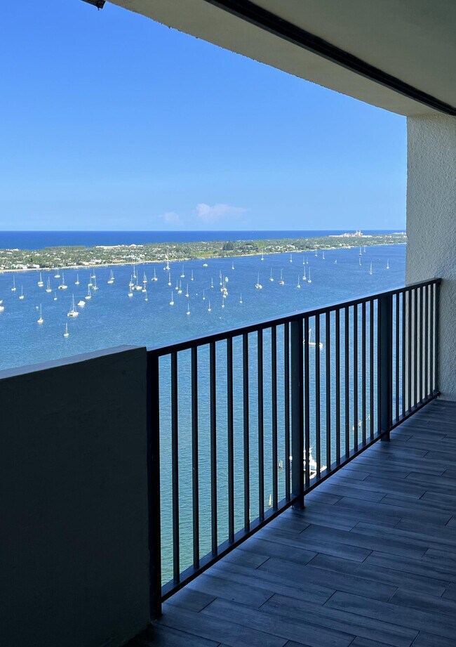 Foto del edificio - 5600 N Flagler Dr
