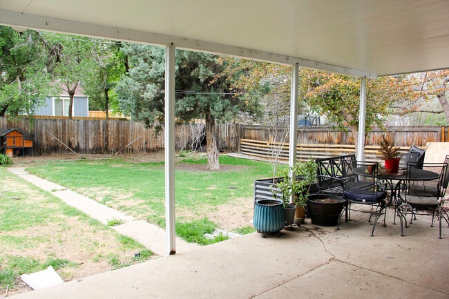 Photo - 1495 S Grape St (Denver, CO) House