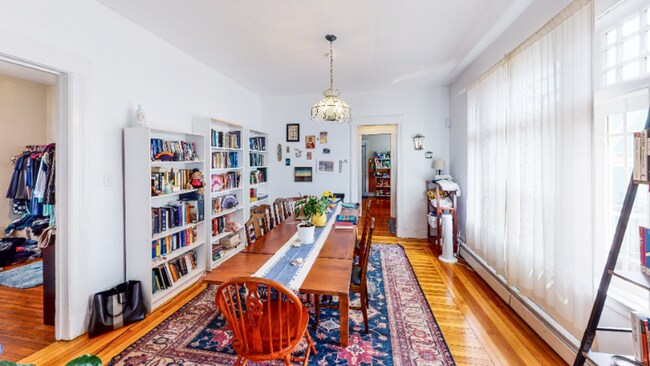 Building Photo - Large Science Hill 3BR with Dual Balcony A...