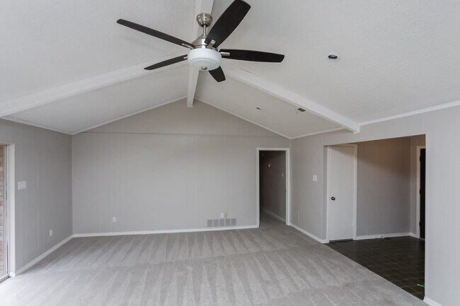Building Photo - 327 Gatewood