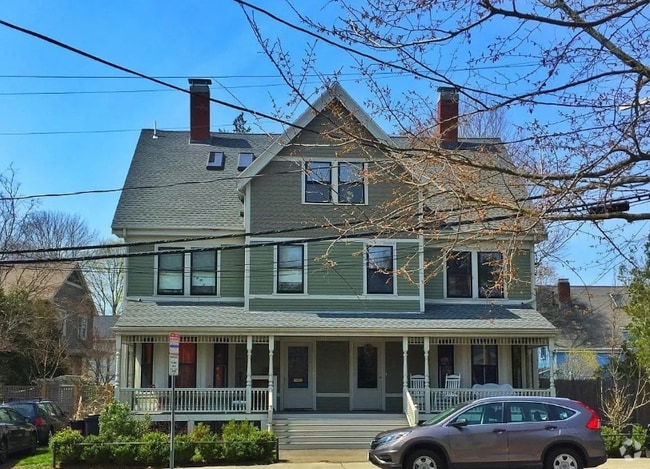 Building Photo - 40 Cushing St
