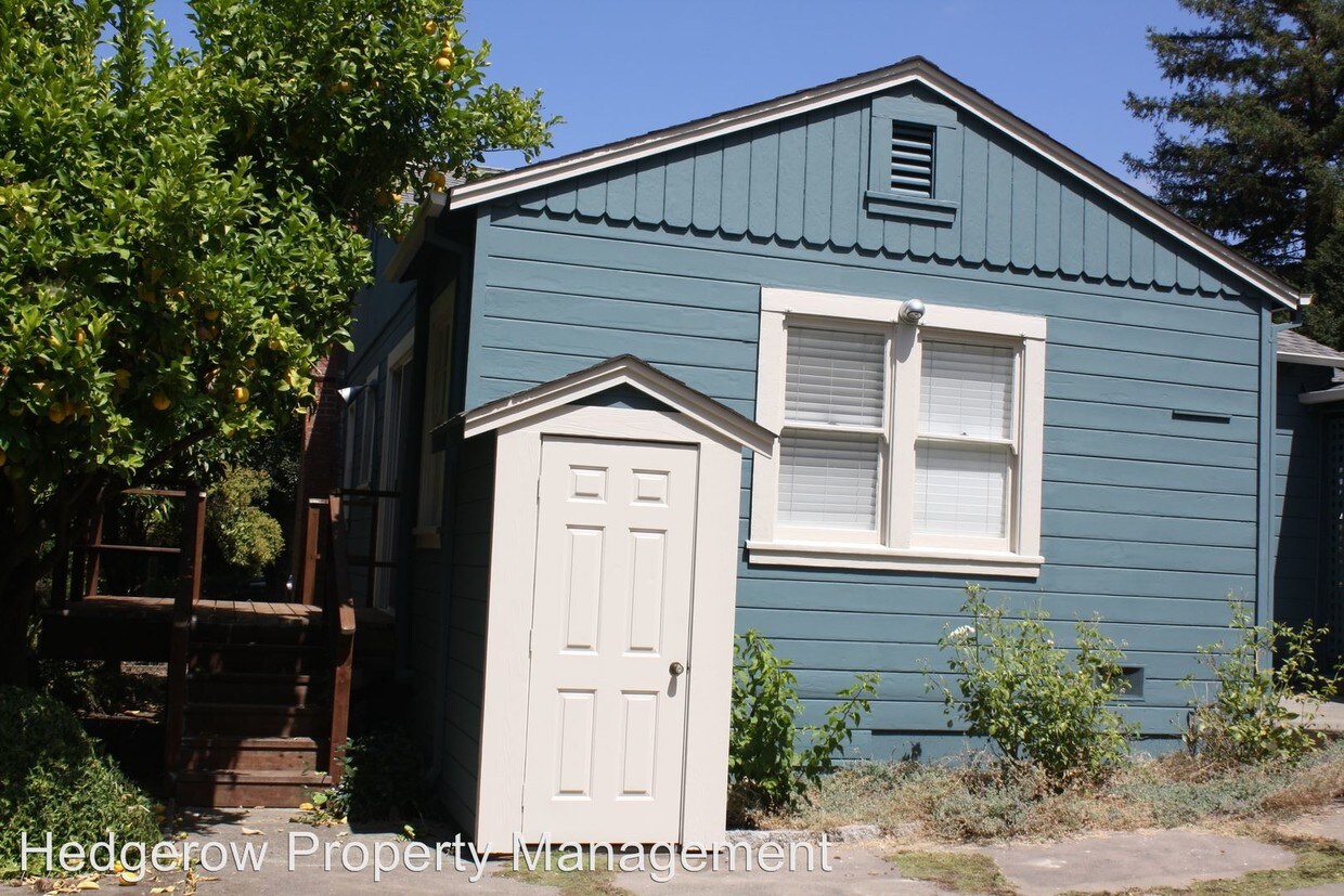 Building Photo - 2 br, 1 bath House - 213 East Berna
