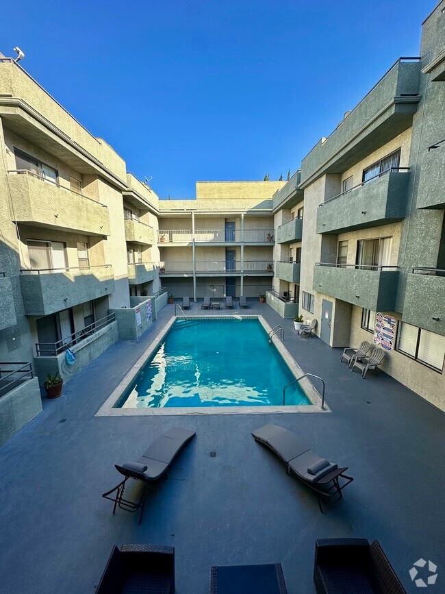 Building Photo - Regency Apartments