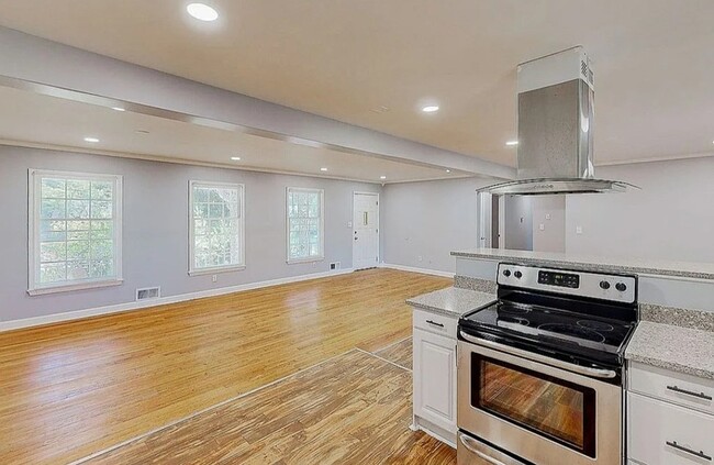 Building Photo - 1769 Timothy Dr SW