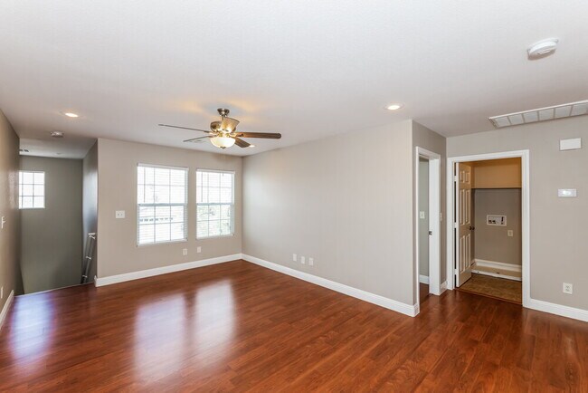 Building Photo - 3398 Jasmine Vine Ct