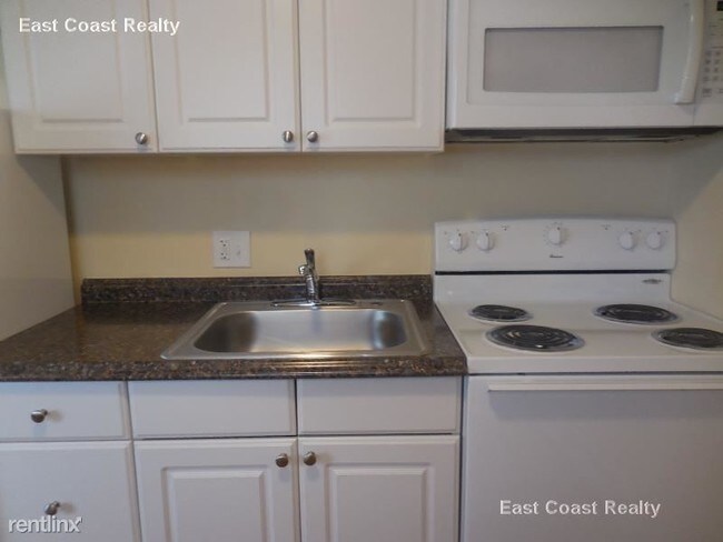Building Photo - Studio, 1 bath  - 121 Ash St 8