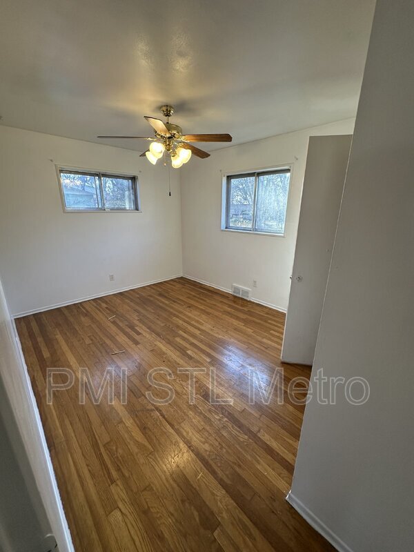 Foto del edificio - 269 Dashwood Dr