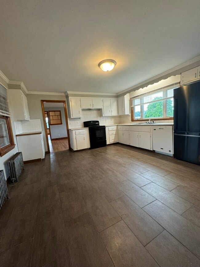 Photo - 174 Russell St (Hadley, MA) House