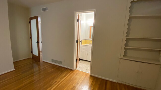Foto del edificio - 4425 Maplewood Ave