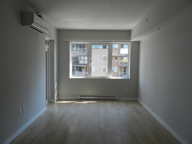 Photo du bâtiment - WELCOME TO THE UPSIDE - ONE BEDROOM PLUS DEN APARTMENT AVAILABLE
