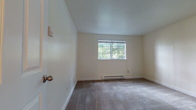 Interior Photo - Hunt Club