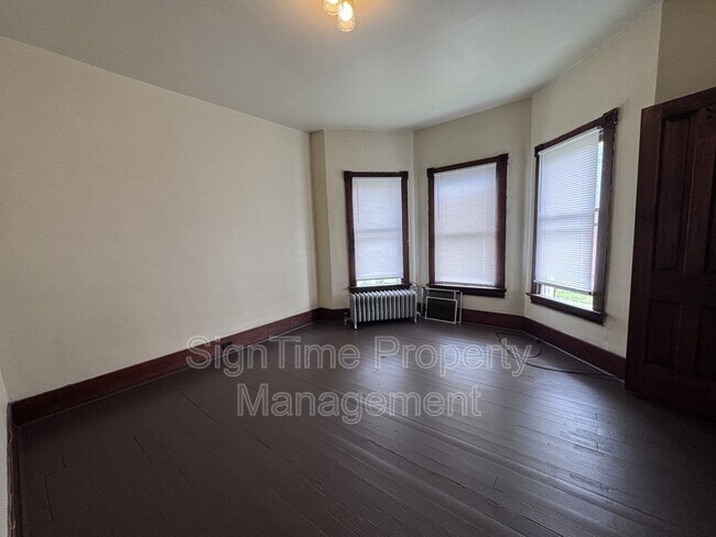 Foto del edificio - 825 Hamilton Blvd