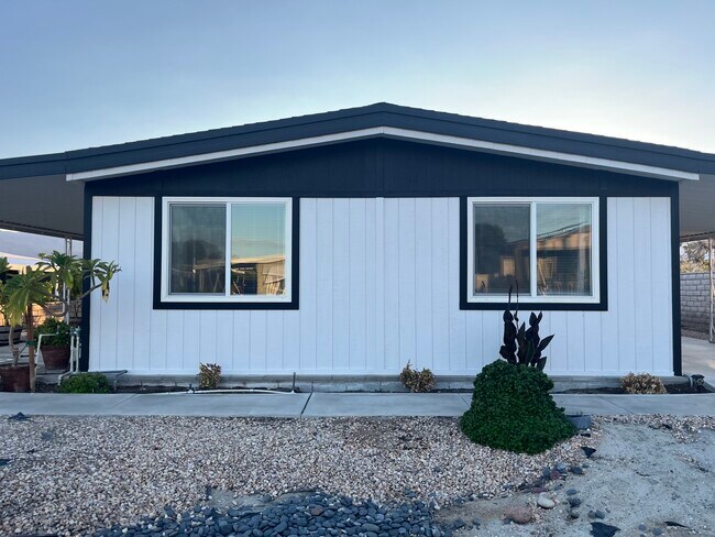 Foto del edificio - 73049 Cabazon Peak Dr