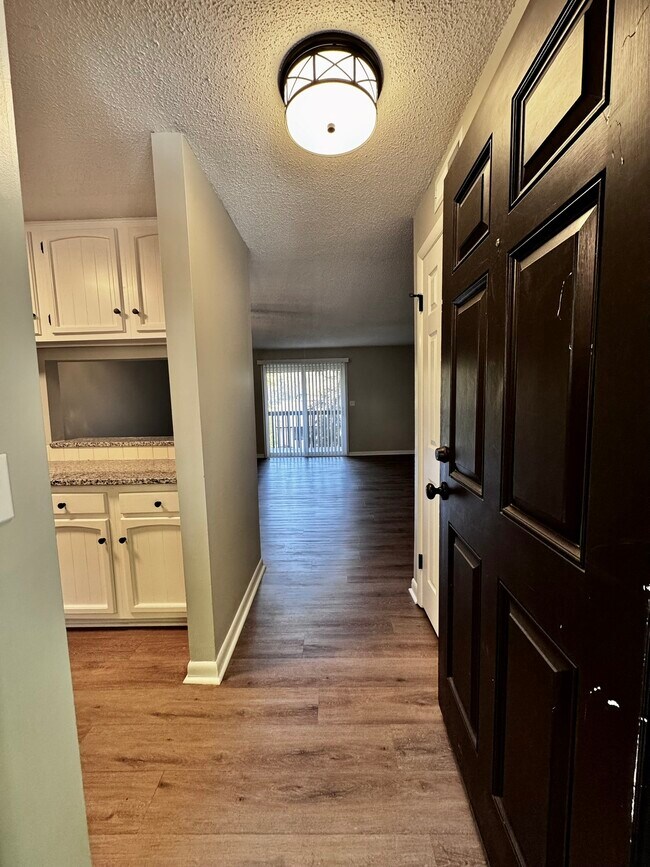 Entrada al condominio - 122 Turnwood Ln